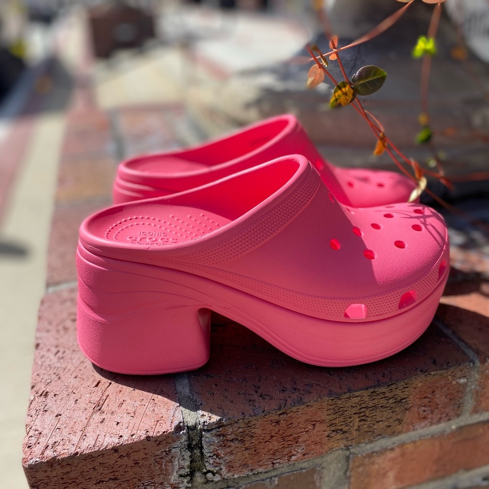 CROCS Bold Pink Platform Heels size 10